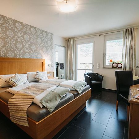 Wein- Und Gaestehaus Schwaab&Sohn Erden 外观 照片